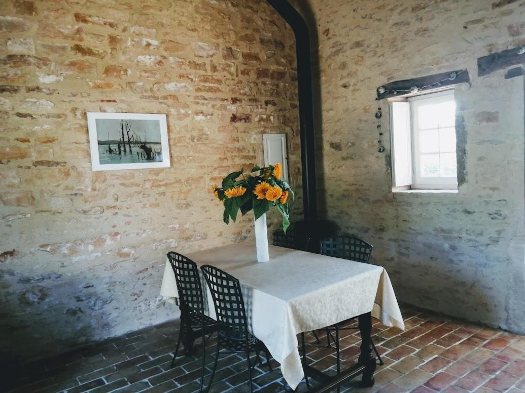 Une Maison De Campagne En Bourgogne Du Sud Tournus Eksteriør billede